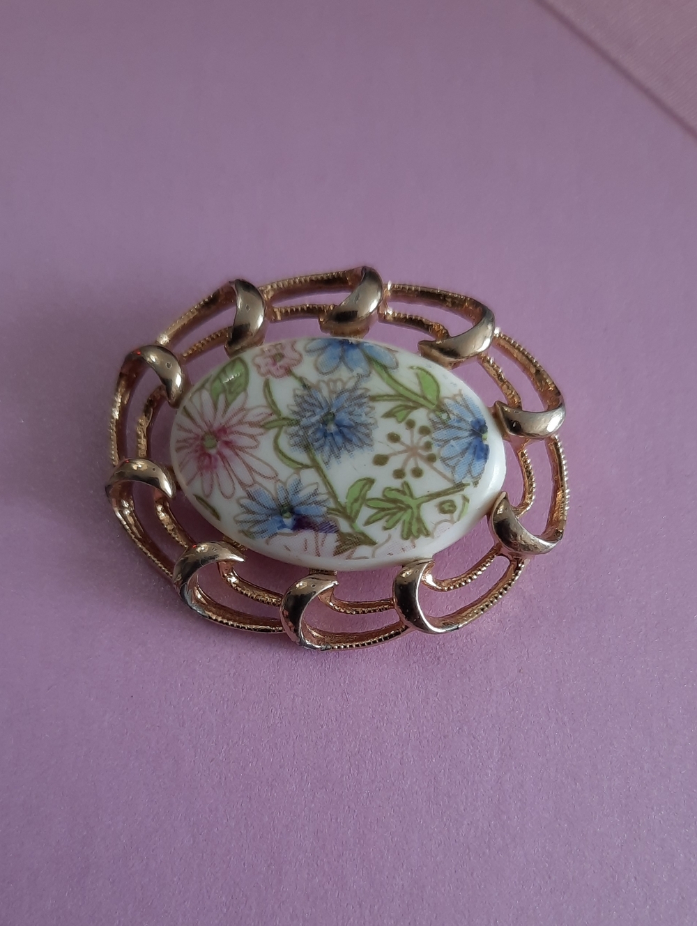 Sarah Coventry Floral Porcelain Brooch